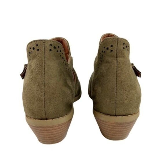 Boutique by Corkys Caged Ankle Bootie Green Faux Suede Pointed Toe Perforated - Picture 5 of 9